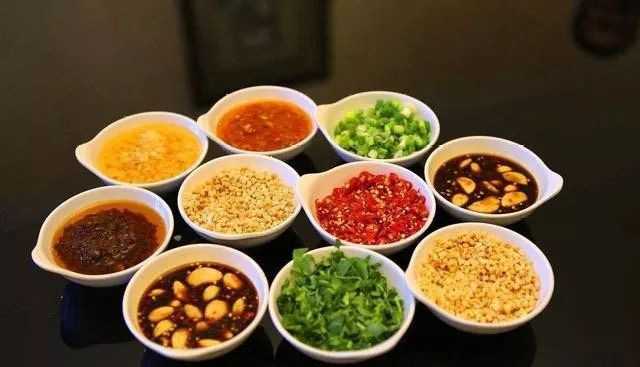 火鍋沾料包裝機的創新與定制:食品加工企業的最佳選擇
