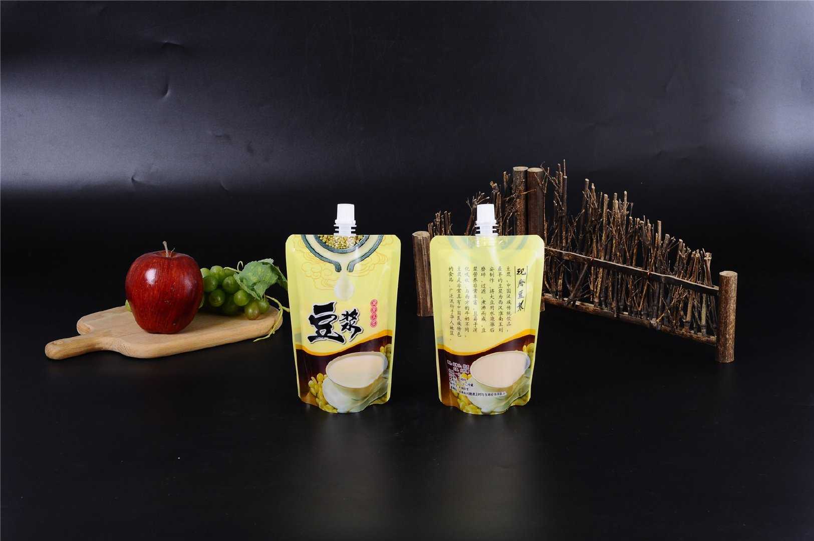 引領(lǐng)飲品包裝新風(fēng)尚:果汁飲料奶茶豆?jié){灌裝機(jī)封口機(jī)包裝機(jī)封膜機(jī)全面解析