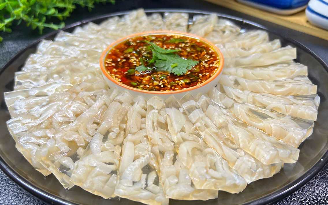 全自動(dòng)皮凍灌裝封口機(jī)，賦能傳統(tǒng)美食規(guī)?；a(chǎn)